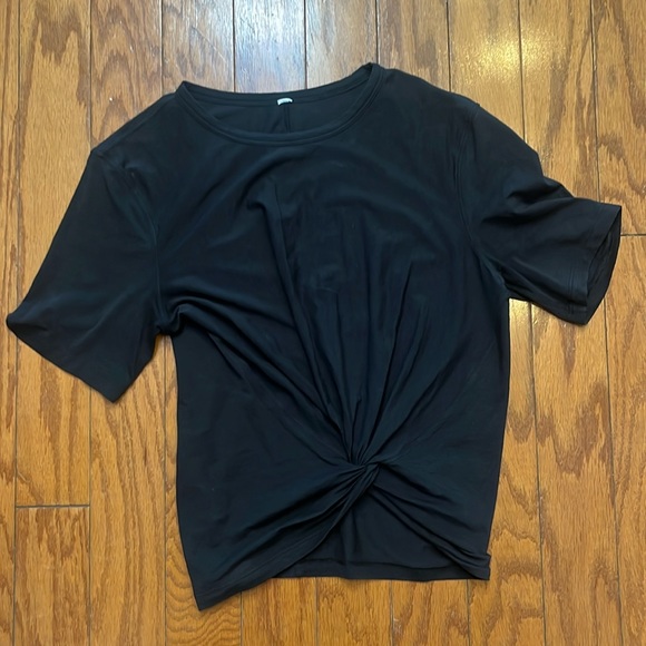 lululemon athletica Tops - Lululemon cropped tshirt